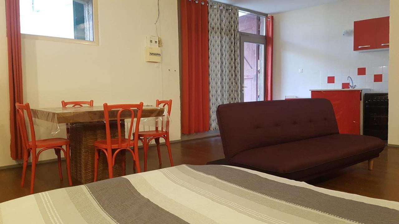 Grand Studio Et Jolies Chambres A Louer Passins Exterior foto